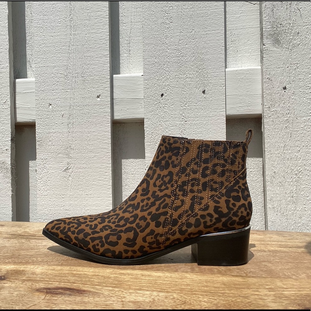 💜SOLD💜Marc Fisher MISSIR Chelsea Boot